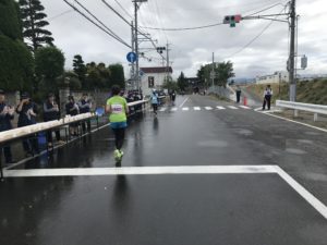 第３回松本マラソン松本市寿地区に突入します