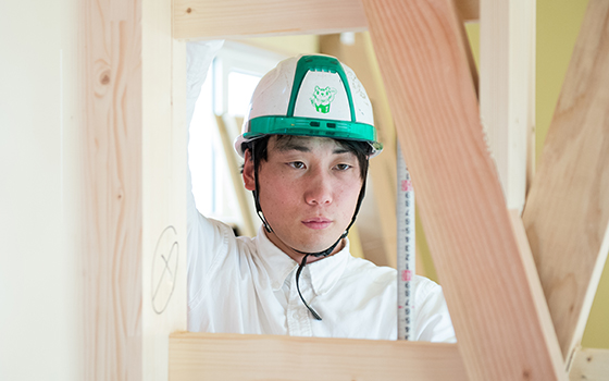 現場監督　奥寺