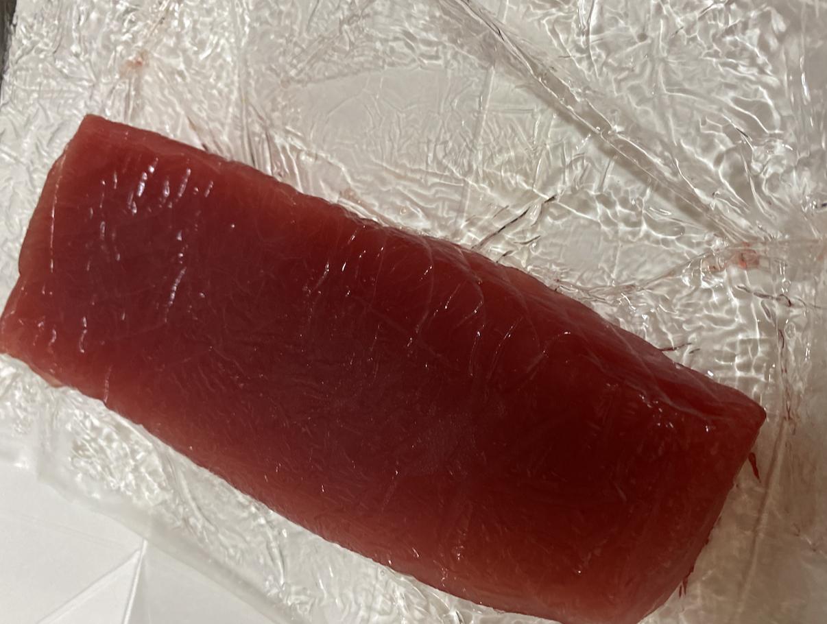 男の料理で安いマグロの刺身を簡易熟成しいただく ２０２０年８月 Lhouse