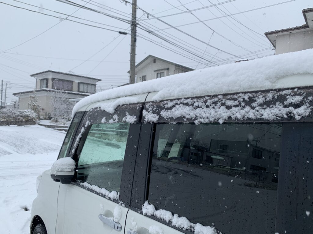 今年初 茅野市で雪かきをしてみた 私おススメの車に積んで置きたい道具 Lhouse