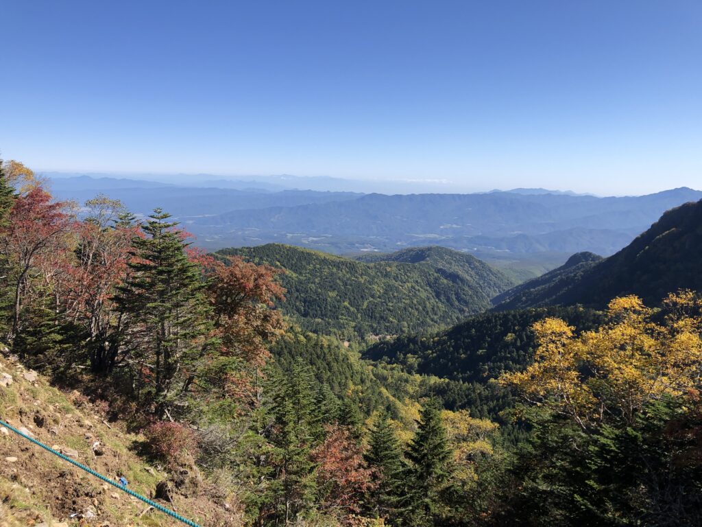 夏沢峠から北に向かう｜長野県で注文住宅ならエルハウス