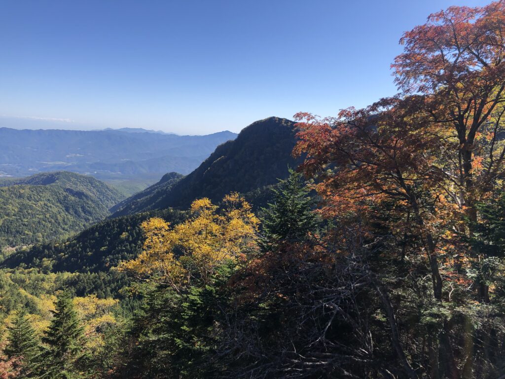 夏沢峠から北に向かう｜長野県で注文住宅ならエルハウス