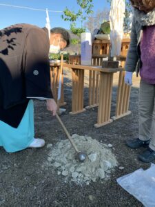 地鎮祭　砂が凍る