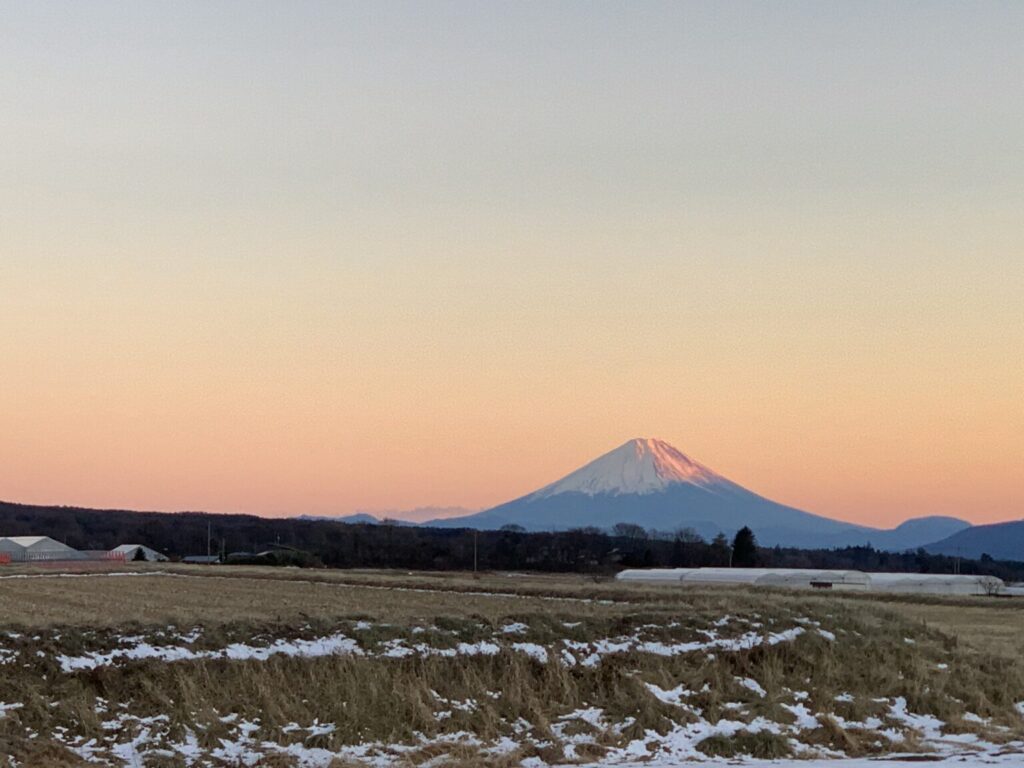 長野県諏訪郡富士見町より撮影した富士山
