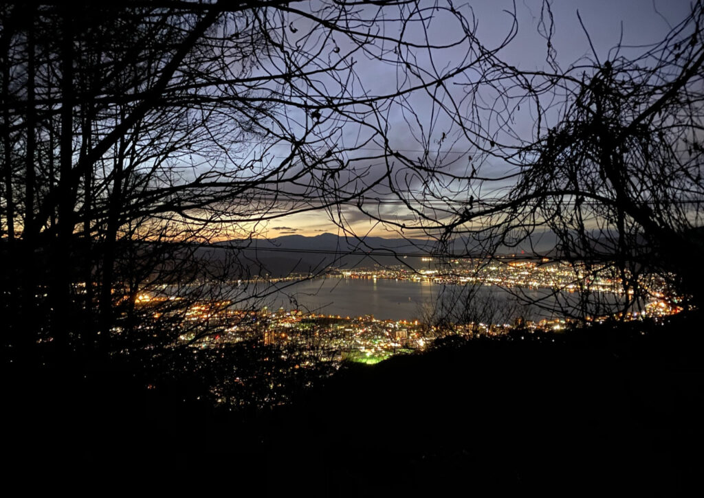 夜の諏訪湖