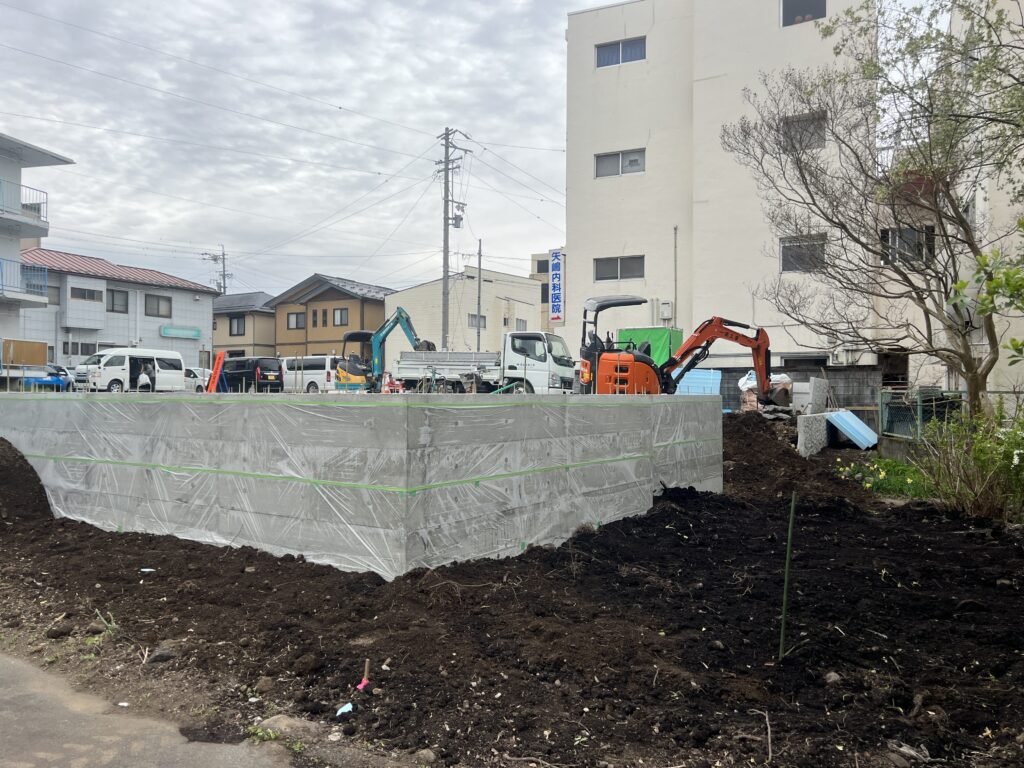 90センチの落差がある敷地｜茅野市で注文住宅ならエルハウス