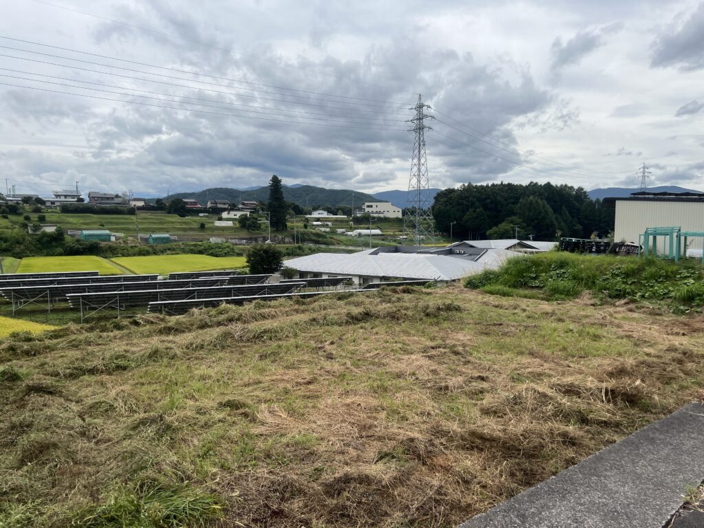 建築現場の草刈り｜富士見町で注文住宅ならエルハウス