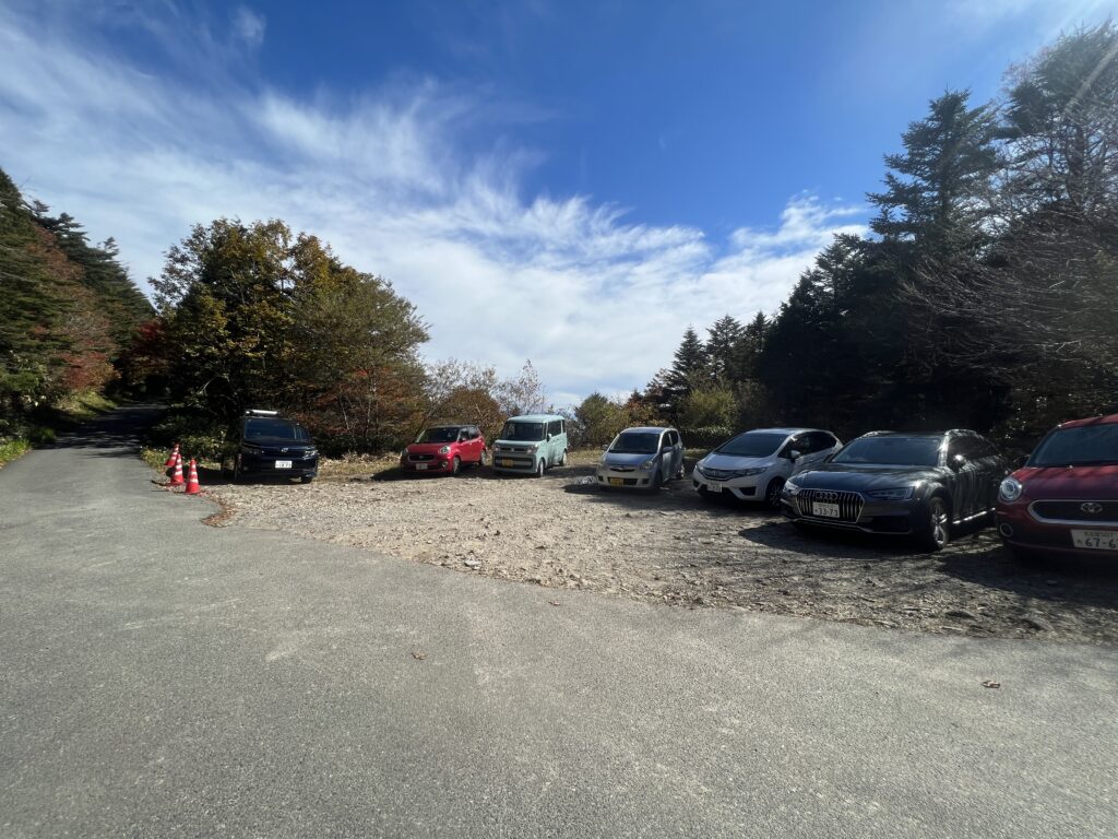 御坂峠登山口の駐車スペース｜長野県のハウスメーカーエルハウス